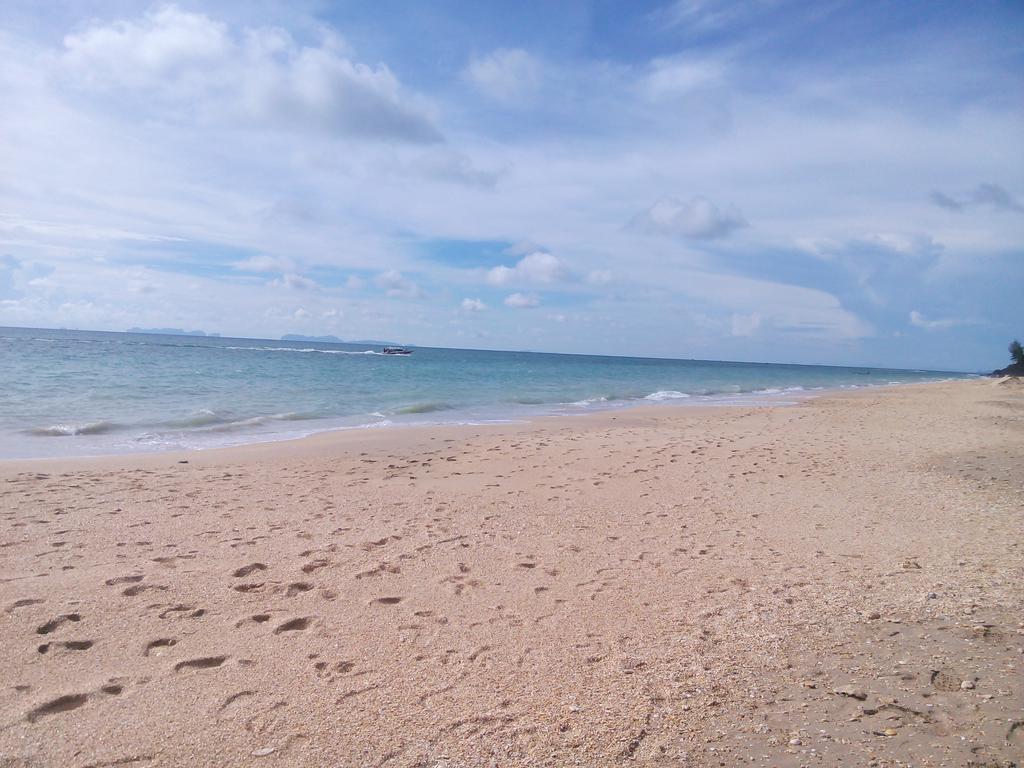 Chill Chill Long Beach Hostel Koh Lanta Exterior photo