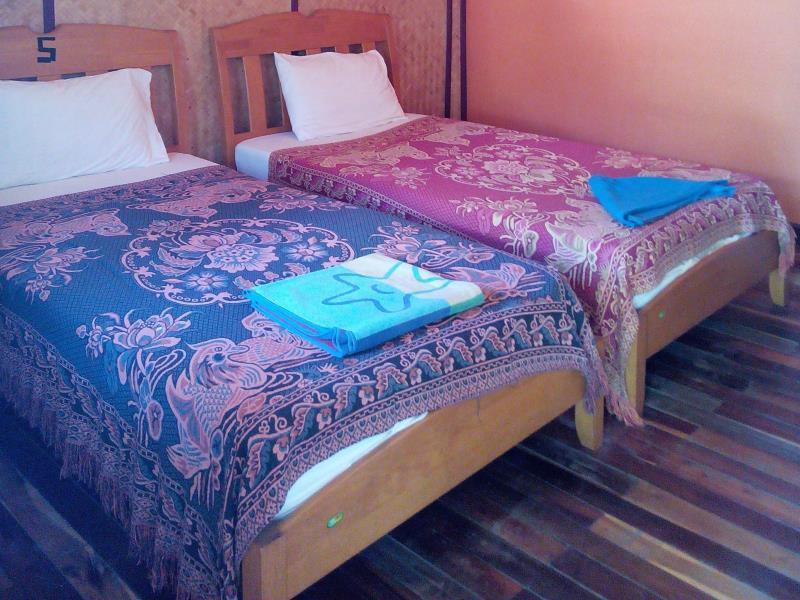 Chill Chill Long Beach Hostel Koh Lanta Exterior photo