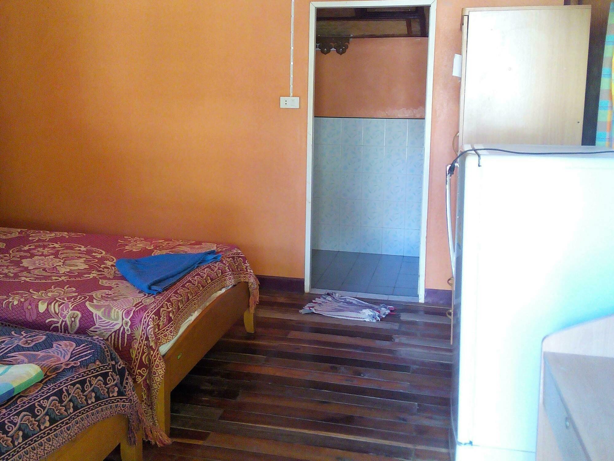Chill Chill Long Beach Hostel Koh Lanta Exterior photo